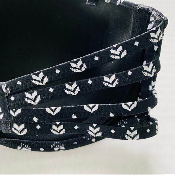 Shade & Shore | Halter push-up Bikini Top 34D - Picture 7 of 9